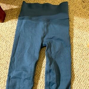 Fabletics sculptknit women’s medium. Tight fit. Light blue. Cute cutout design